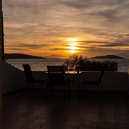 Apartament Ο Μόλος Marmari  Zewnętrze zdjęcie